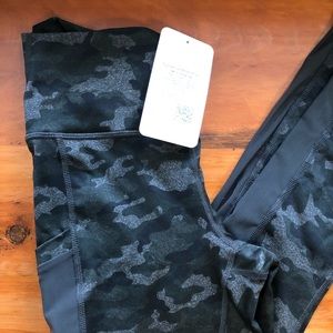 NWT - Fabletics Camo Leggings W/Mesh Pocket - S